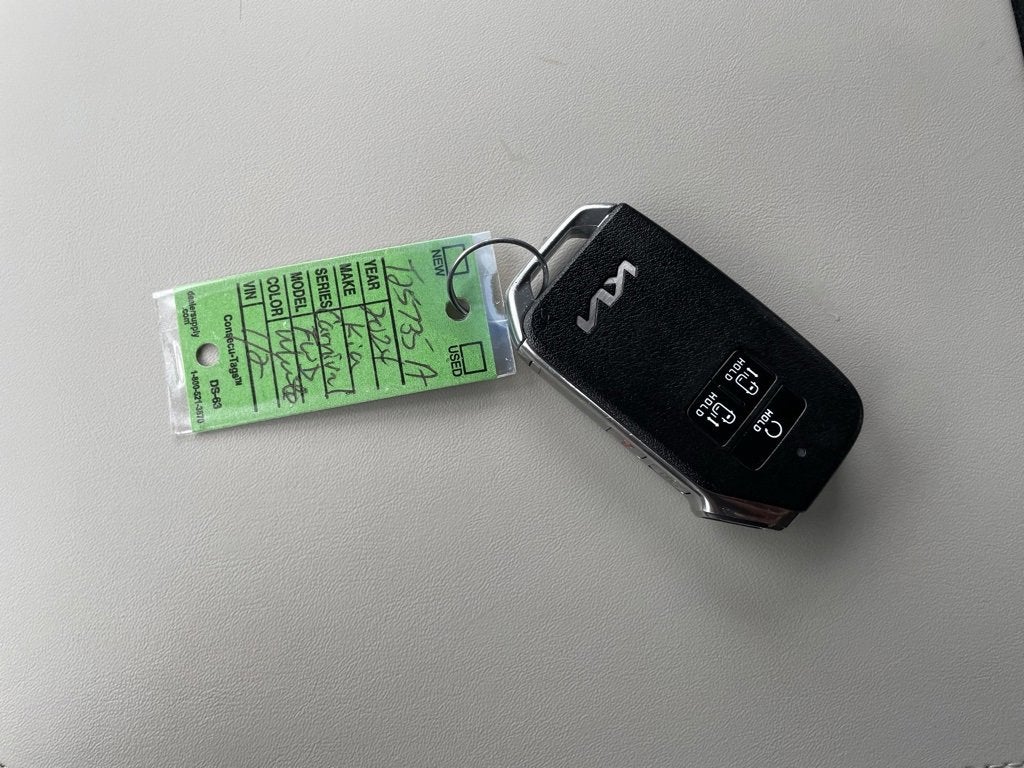 2024 Kia Carnival LX