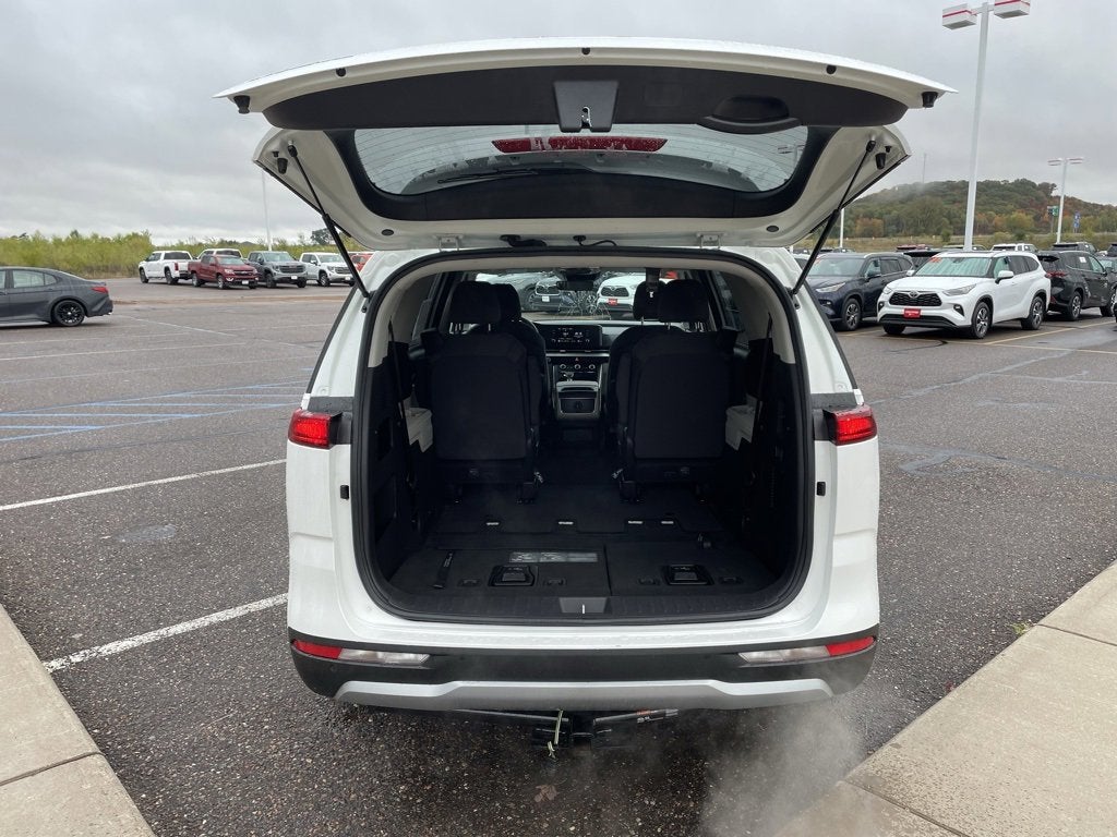 2024 Kia Carnival LX