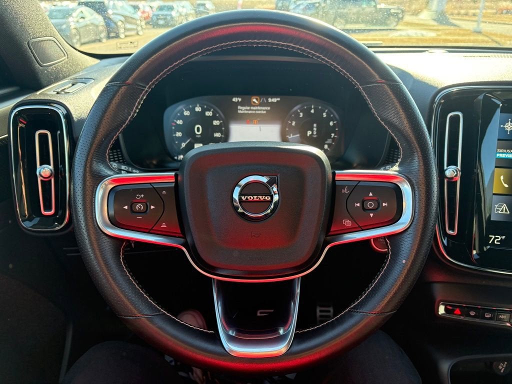 2021 Volvo XC40 R-Design