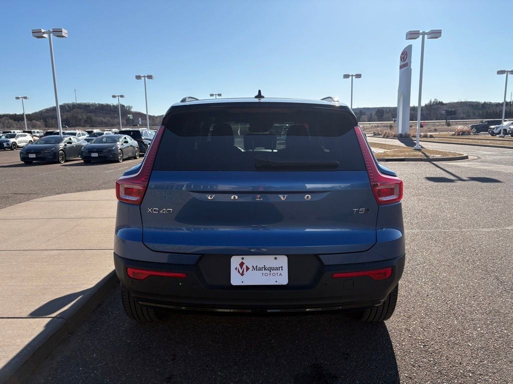 2021 Volvo XC40 R-Design