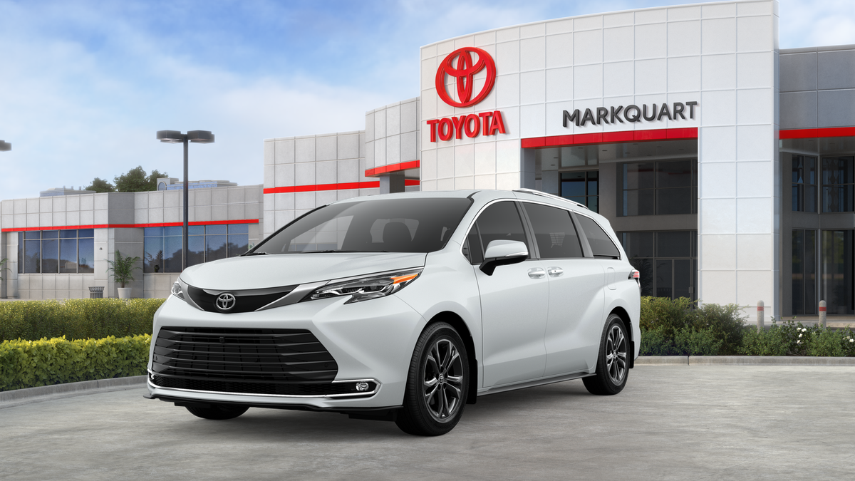 2026 Toyota Sienna Platinum 7-Passenger Hybrid AWD's photo