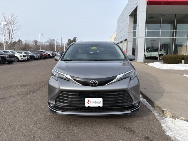 2026 Toyota Sienna XLE 7 Passenger